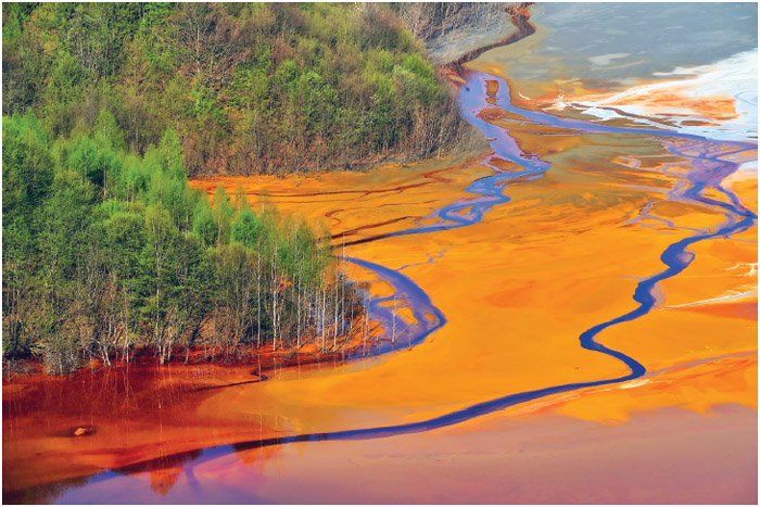 Water pollution of a copper mine exploitation.