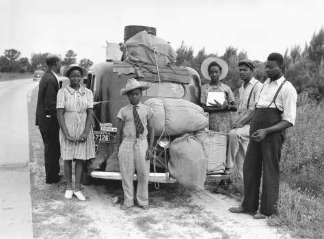 A group of migrants journeying from Florida to New Jersey. Thousands of African Americans left the South during the decade of the Great Depression. COURTESY OF THE FDR LIBRARY