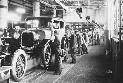 Ford assembly line in the 1920s #3