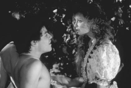 Dominic West as Lysander and Calista Flockhart as Helena in a scene from the 1999 film A Midsummer Nights Dream