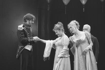 Dan Stevens as Claudio, Olivia Darnley as Hero, Janie Dee as Beatrice and Philip Voss as Leonato in Act V, scene iv, at the Theatre Royal, Bath, England, 2005